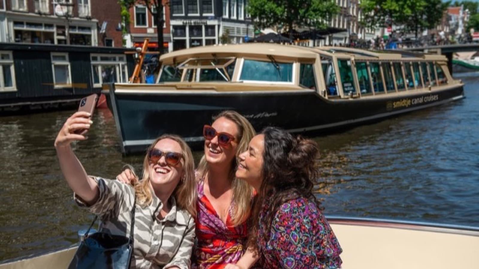 Amsterdam Städtetrip Gutschein: 1 Nacht + Grachtenfahrt für 2 foto 1